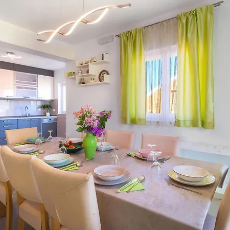 شقة Pet Friendly In *